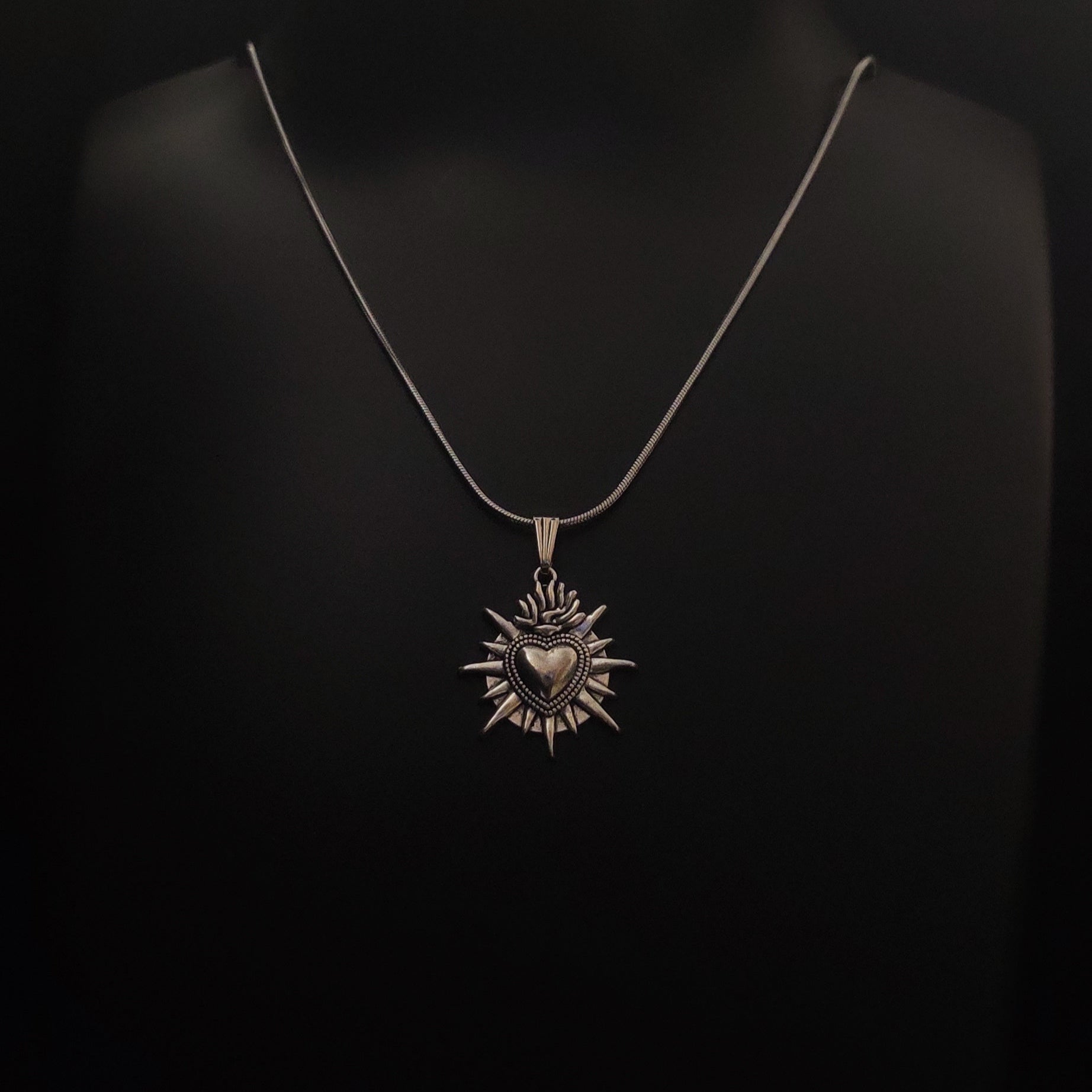 Blazethorn - Gothic Heart Necklace - Bloodysweetgothic