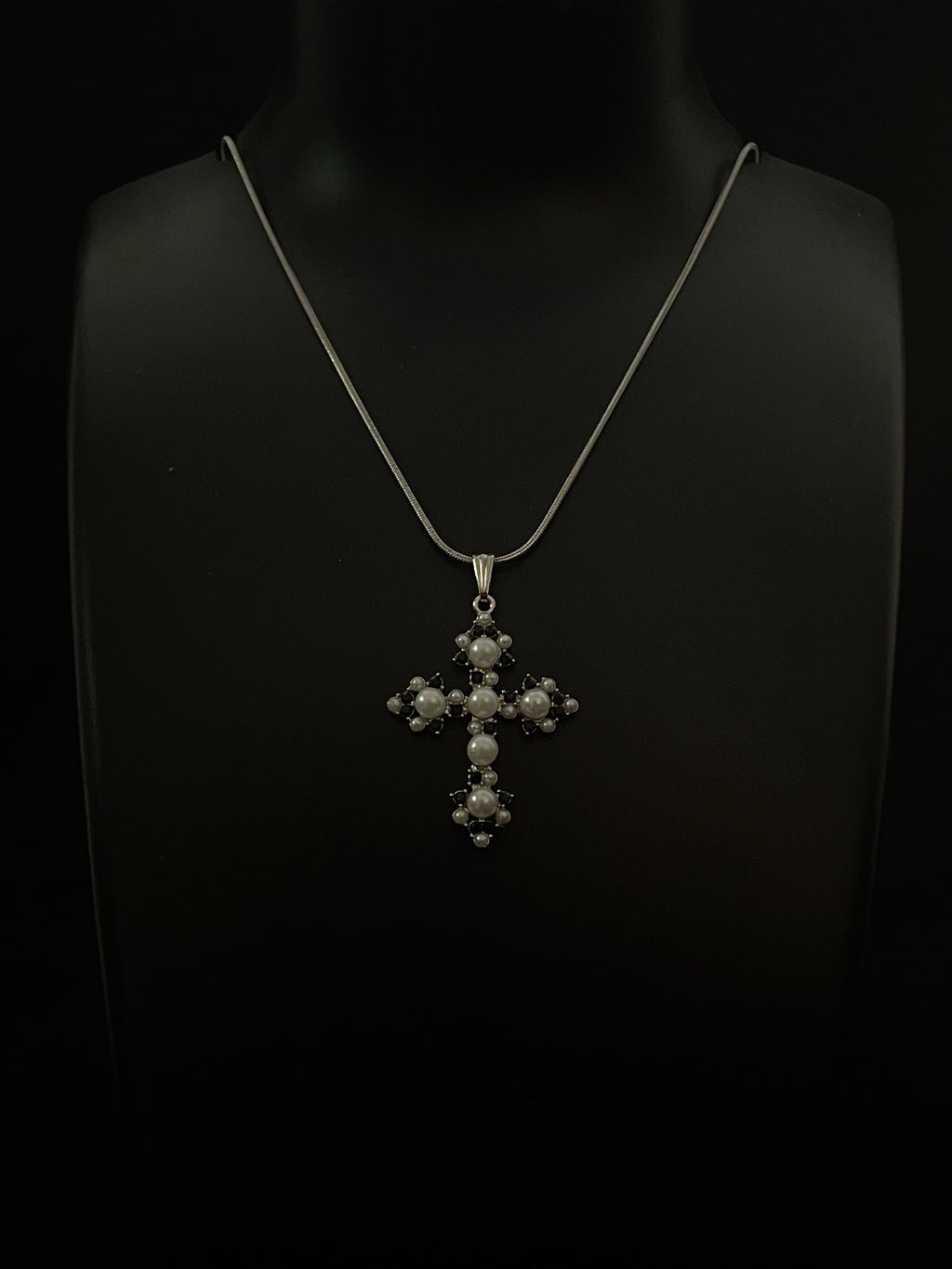 Astrapearl - Pearl Cross Necklace