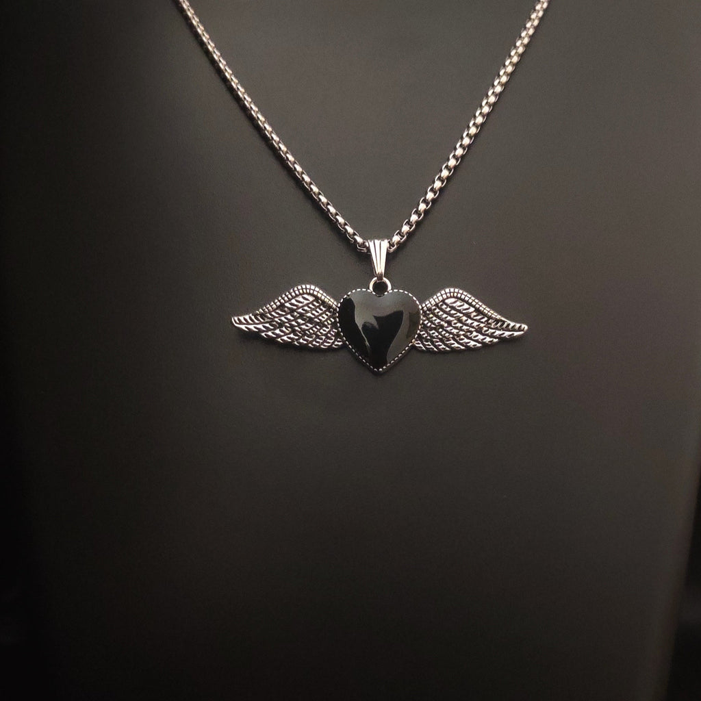 Ebonwings - Gothic Heart Necklace