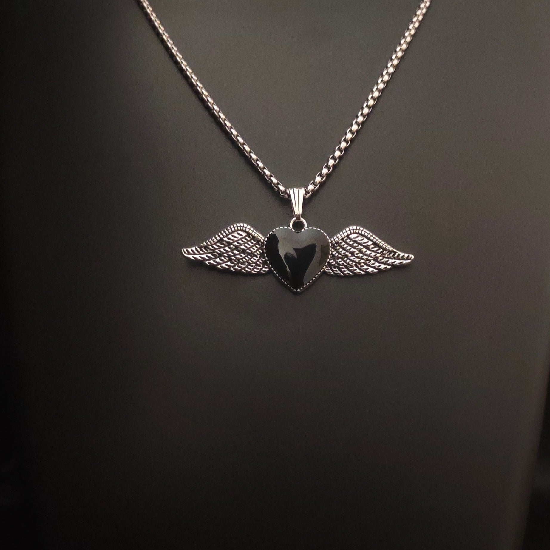 Ebonwings - Gothic Heart Necklace